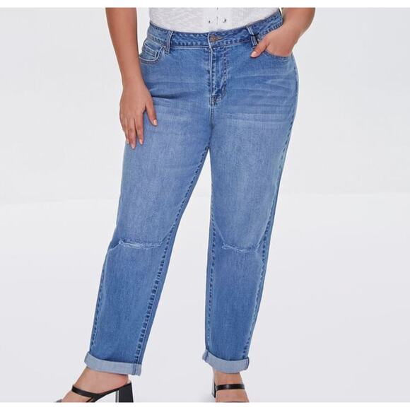 $10 SALE Forever 21 NWT Plus Size Premium Boyfriend Jeans Medium Wash Denim 18 - Picture 1 of 12